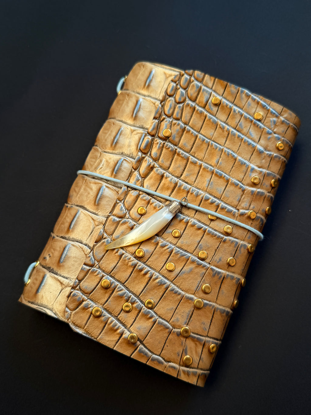 Oriana - A6 studded