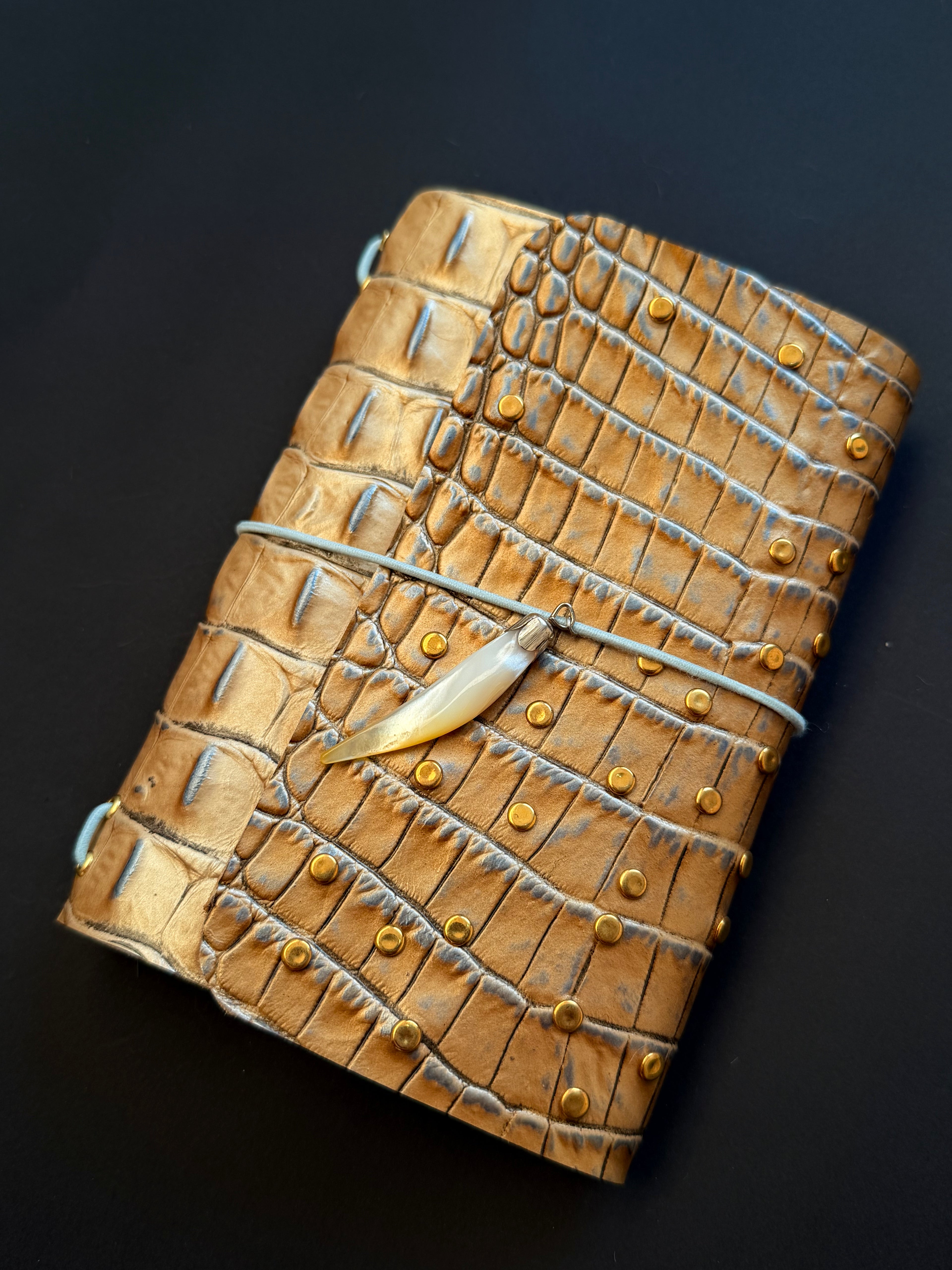 Oriana - A6 studded