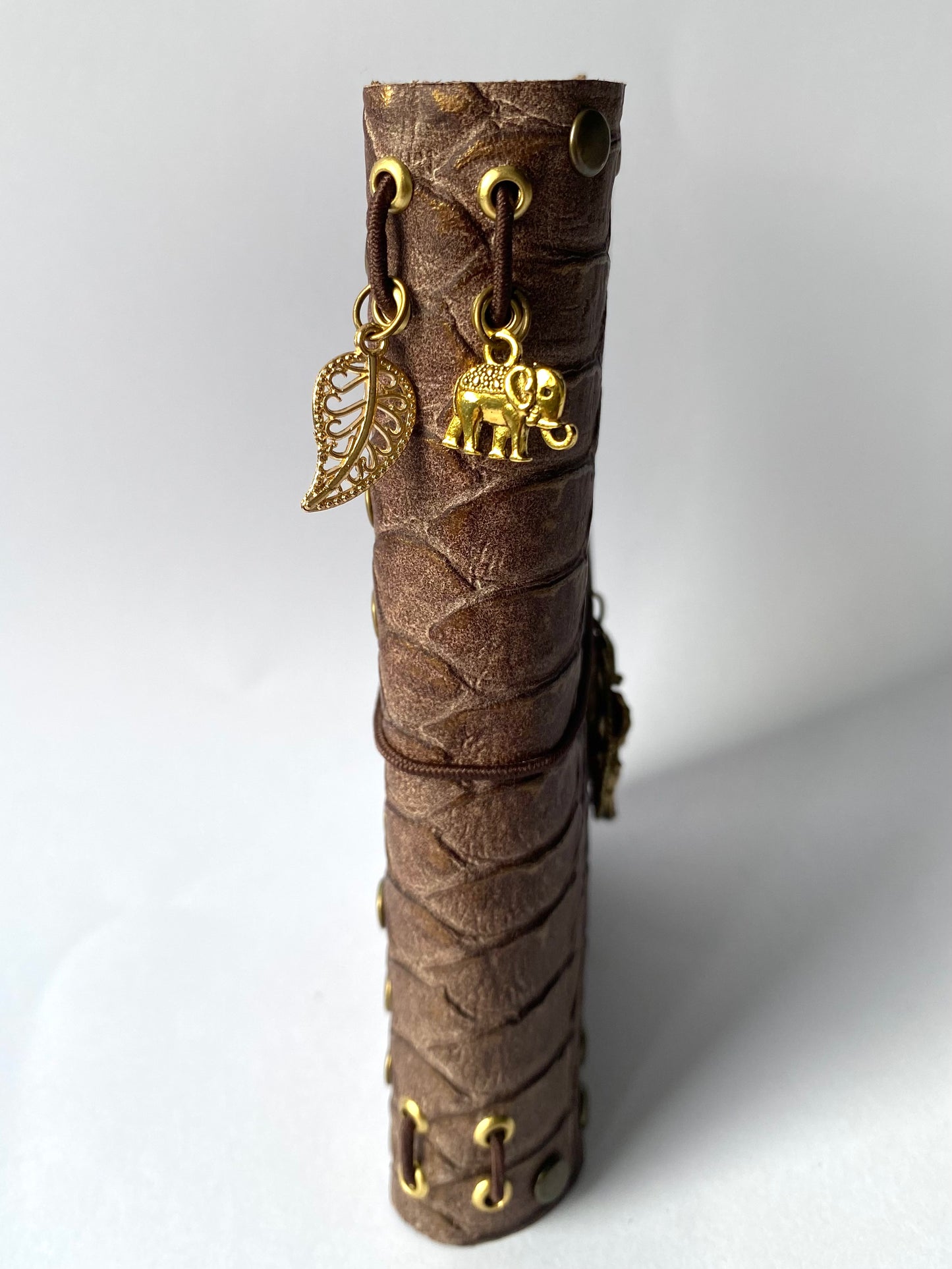 Daenys Passport w/ pockets