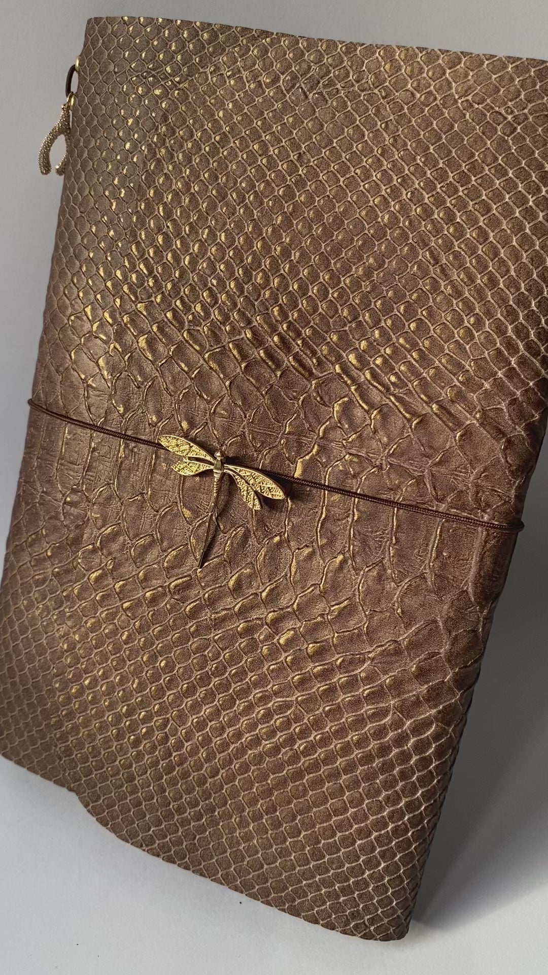 Daenys Passport w/ pockets